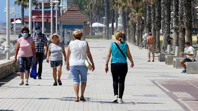 Más de 2,6 millones de habitantes de Málaga y Granada pasan a la Fase 2 Más de 2,6 millones de habitantes de Málaga y Granada pasan a la Fase 2