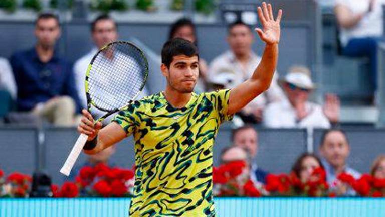 Alcaraz se mete en los octavos del Mutua Madrid Open y se cita con Zverev Alcaraz se mete en los octavos del Mutua Madrid Open y se cita con Zverev