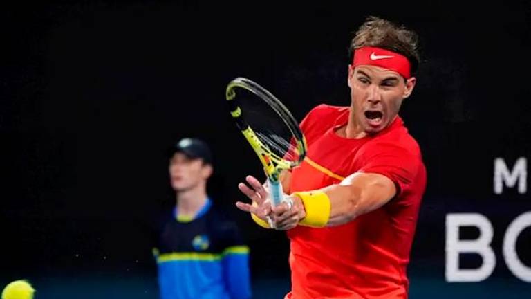 Nadal tropieza ante Djokovic y el título de la ATP Cup se decidirá en el dobles Nadal tropieza ante Djokovic y el título de la ATP Cup se decidirá en el dobles