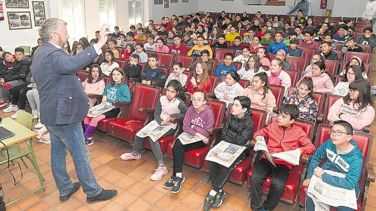 Un viaje por la esencia periodística Un viaje por la esencia periodística