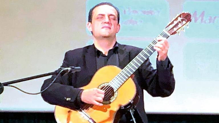 Enrique Muñoz: “La guitarra española triunfa en Asia” Enrique Muñoz: “La guitarra española triunfa en Asia”