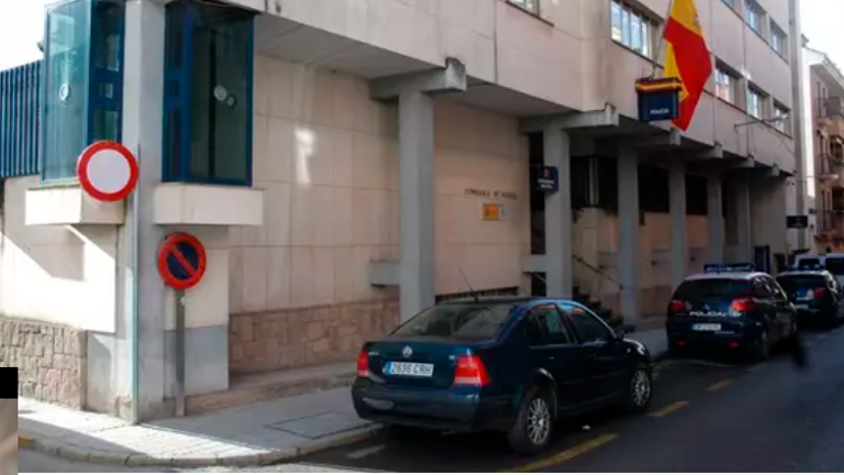 El juez no descarta nuevos cargos para los dos policías de Linares implicados en la agresión El juez no descarta nuevos cargos para los dos policías de Linares implicados en la agresión