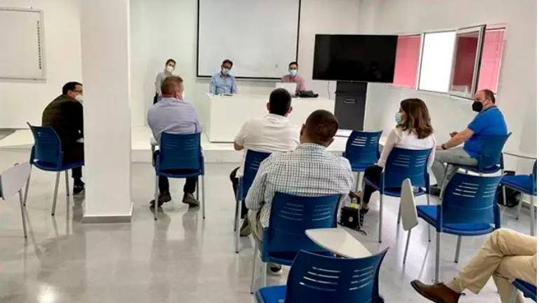 El Ayuntamiento de Alcalá la Real y empresarios presentarán una reclamación conjunta por los cortes eléctricos El Ayuntamiento de Alcalá la Real y empresarios presentarán una reclamación conjunta por los cortes eléctricos