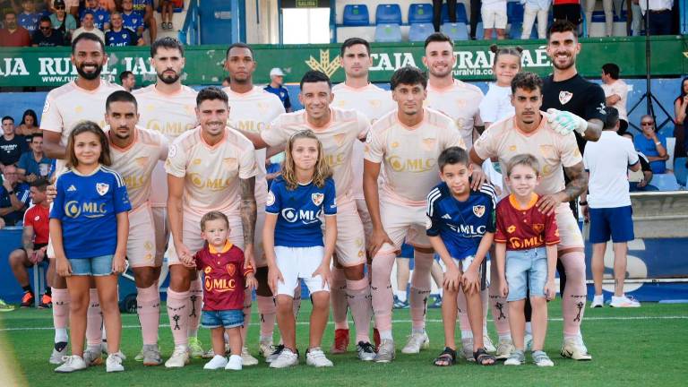 El Linares Deportivo afronta su primera batalla en la Liga El Linares Deportivo afronta su primera batalla en la Liga