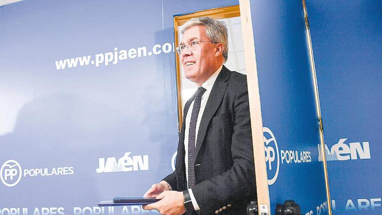 Fernández de Moya solicita la baja temporal en el PP Fernández de Moya solicita la baja temporal en el PP
