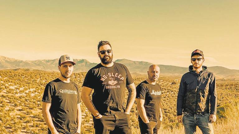 Grande Cruz presenta su primer single, “Una luz” Grande Cruz presenta su primer single, “Una luz”
