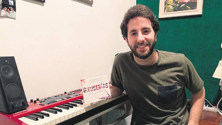 Chico Pérez ofrece música en directo que alegra los días Chico Pérez ofrece música en directo que alegra los días