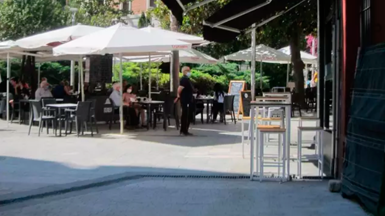 Hosteleros piden a la Junta que se aumenten aforos y horarios ante el descenso de los contagios Hosteleros piden a la Junta que se aumenten aforos y horarios ante el descenso de los contagios