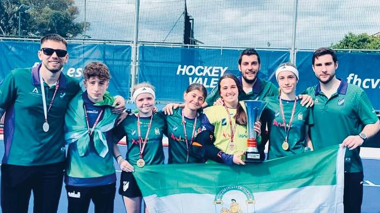 El Club Hockey Alcalá brilla en Valencia El Club Hockey Alcalá brilla en Valencia