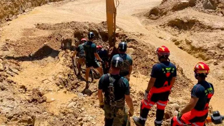 El obrero fallecido en la cantera de Villanueva de la Reina será enterrado mañana El obrero fallecido en la cantera de Villanueva de la Reina será enterrado mañana