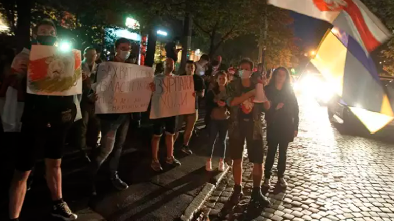 Al menos 194 detenidos durante una nueva y multitudinaria protesta contra el Gobierno de Bielorrusia Al menos 194 detenidos durante una nueva y multitudinaria protesta contra el Gobierno de Bielorrusia