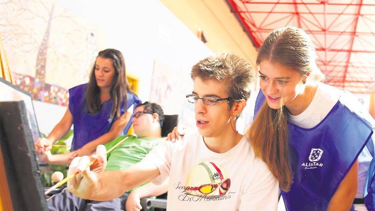Sinergia por la inclusión social Sinergia por la inclusión social