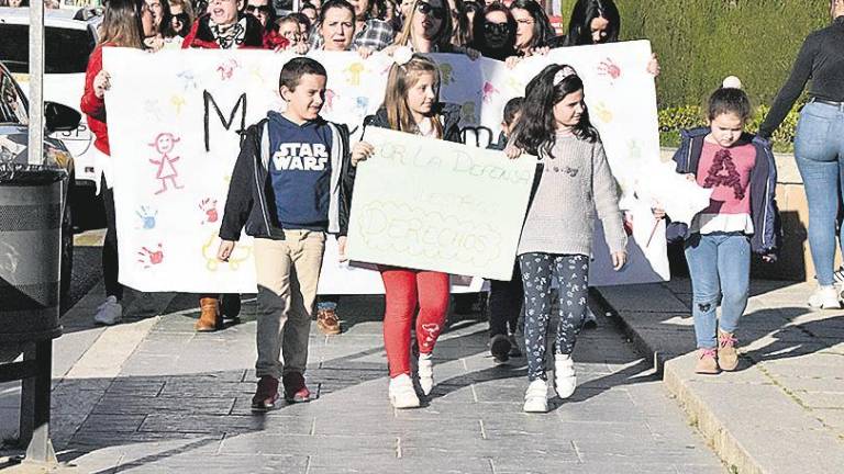 Protesta por la situación de las escuelas infantiles Protesta por la situación de las escuelas infantiles