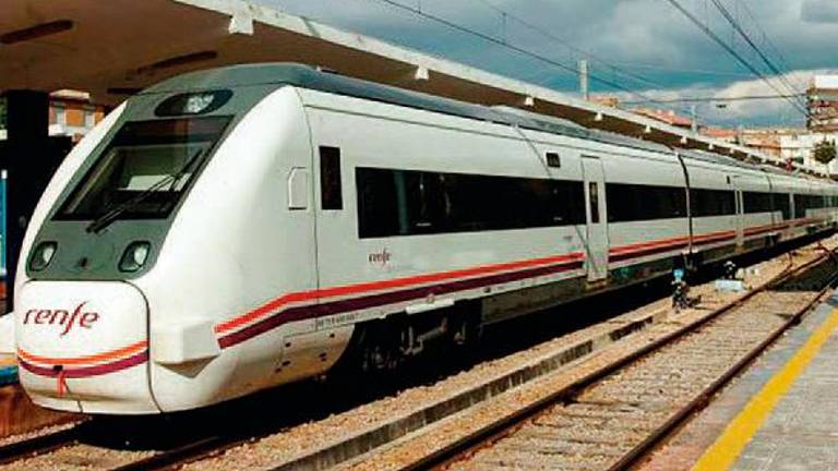 Tensión en un tren Jaén-Madrid por un nuevo retraso Tensión en un tren Jaén-Madrid por un nuevo retraso