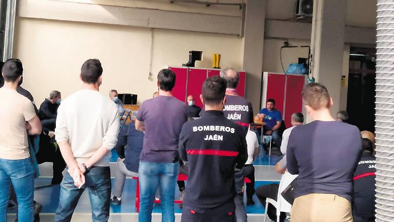 Los bomberos irán a huelga apoyados por los sindicatos Los bomberos irán a huelga apoyados por los sindicatos