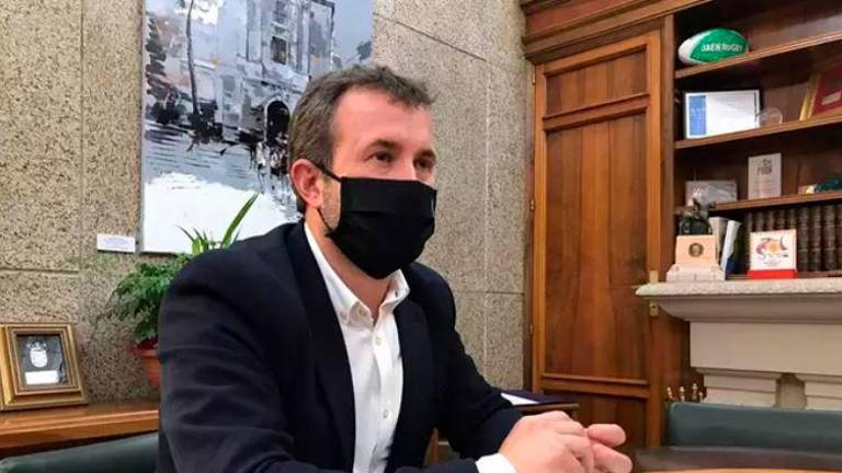 Julio Millán firma el cese de los tres concejales de Cs y de tres de sus asesores Julio Millán firma el cese de los tres concejales de Cs y de tres de sus asesores