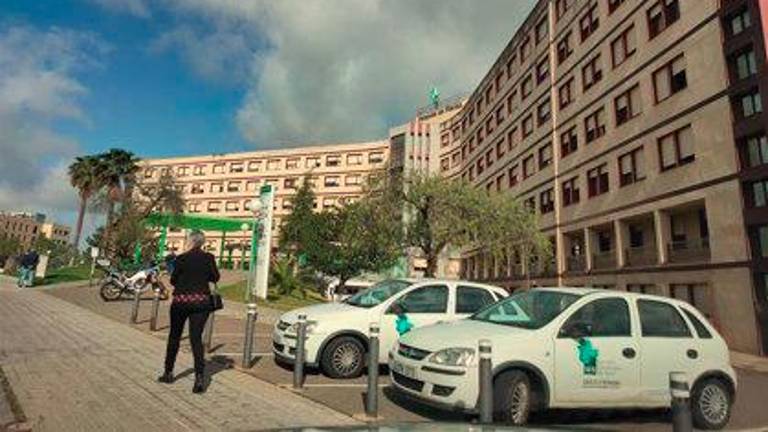Una mujer, grave al caer de un caballo Una mujer, grave al caer de un caballo