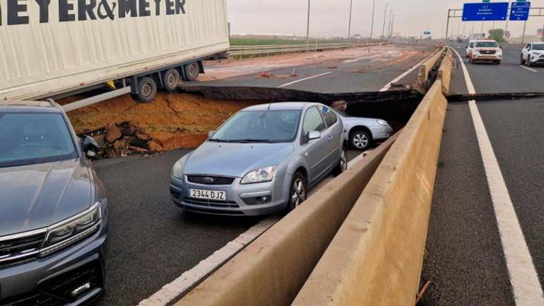 Afectados 80 kilómetros de carreteras del Estado en Valencia por el temporal Afectados 80 kilómetros de carreteras del Estado en Valencia por el temporal
