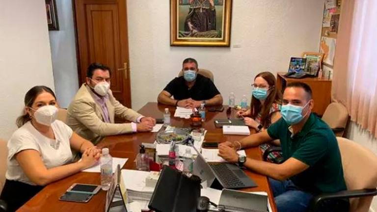 La Junta invierte en Jaén 4,2 millones como primer pago del PFEA para su reparto a los ayuntamientos La Junta invierte en Jaén 4,2 millones como primer pago del PFEA para su reparto a los ayuntamientos