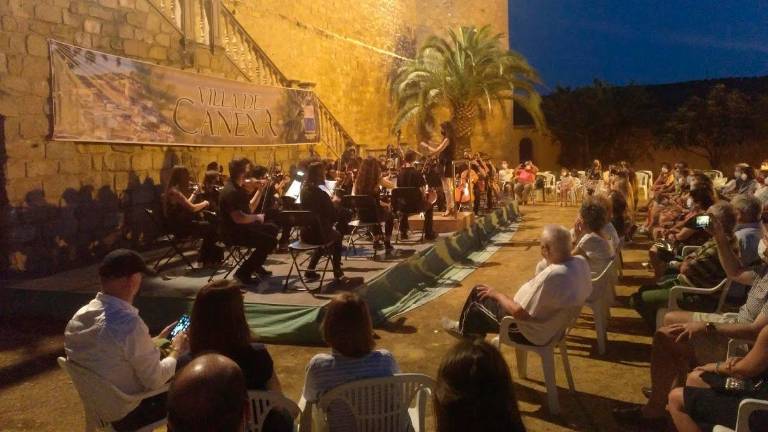 La orquesta “In crescendo” abre el Festival de Música Villa de Canena La orquesta “In crescendo” abre el Festival de Música Villa de Canena