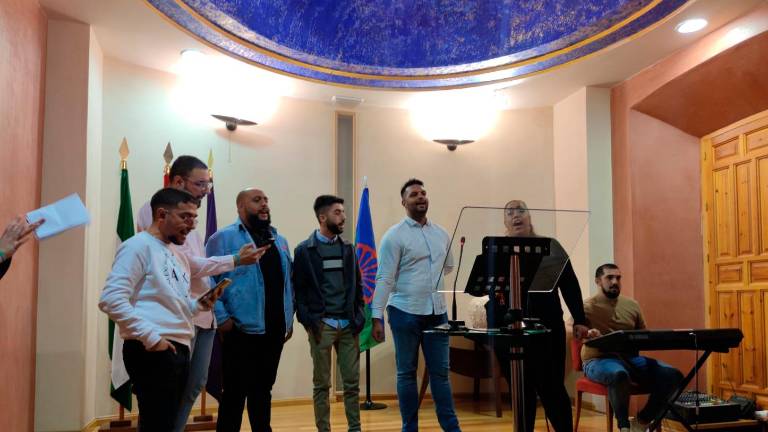 ¡Gelem, Gelem lugone dromensar...! Los gitanos de Jaén reivindican sus orígenes y el arraigo en la provincia ¡Gelem, Gelem lugone dromensar...! Los gitanos de Jaén reivindican sus orígenes y el arraigo en la provincia