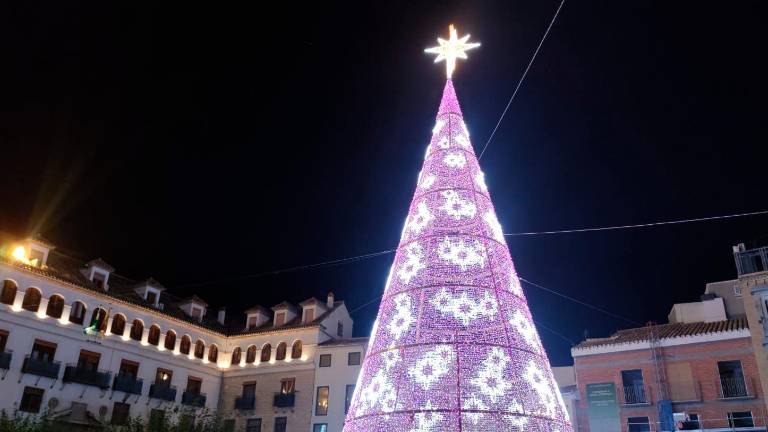 Jaén brilla con sus luces de Navidad Jaén brilla con sus luces de Navidad