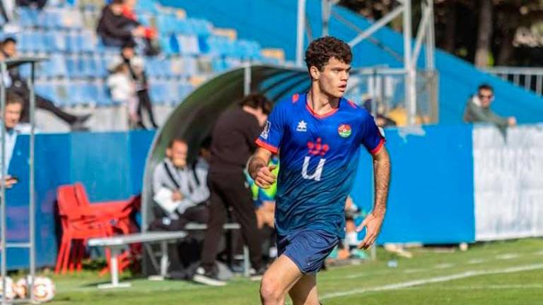 Hugo Aranda, juventud y potencia para el centro del campo del Linares Deportivo Hugo Aranda, juventud y potencia para el centro del campo del Linares Deportivo