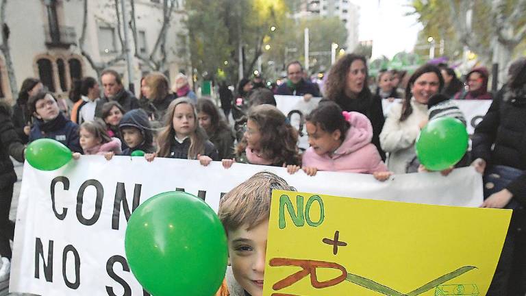 Cientos de padres piden que el comedor vuelva ya al cole