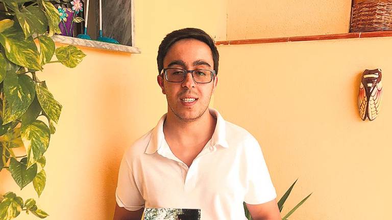 Javier Aguilera, un estudiante que rompe todas las barreras