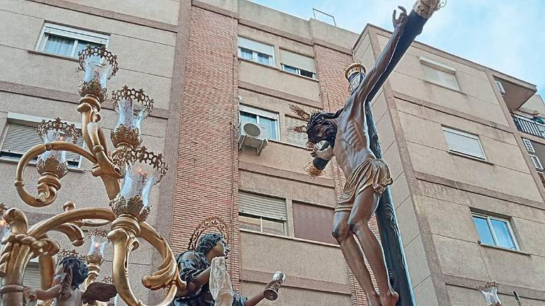 Cristo clemente en el barrio de las fuentes de Jaén: La Magdalena Cristo clemente en el barrio de las fuentes de Jaén: La Magdalena