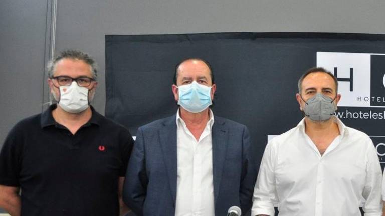 Manuel Molinero, David Piedra y Joaquín Quirós renuncian a la gestión del Real Jaén Manuel Molinero, David Piedra y Joaquín Quirós renuncian a la gestión del Real Jaén