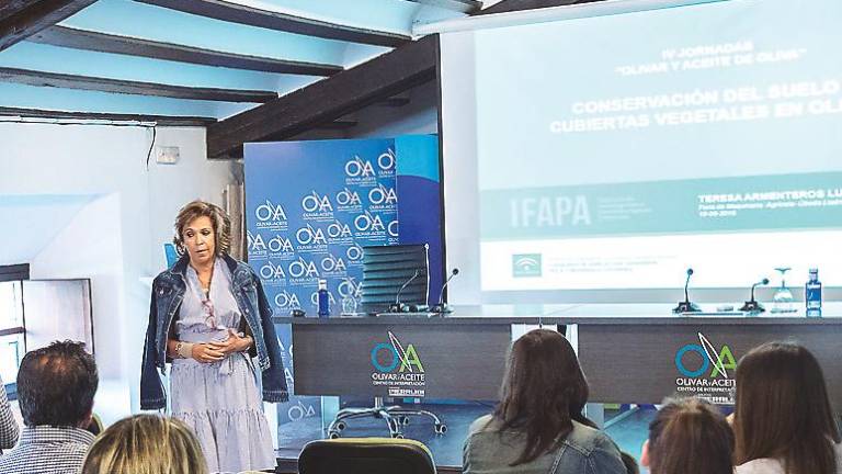 Inauguradas las Jornadas de Olivar y AOVE con gran éxito Inauguradas las Jornadas de Olivar y AOVE con gran éxito