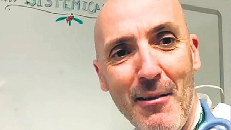 Un médico que habla claro sobre por qué españoles e italianos mueren más Un médico que habla claro sobre por qué españoles e italianos mueren más