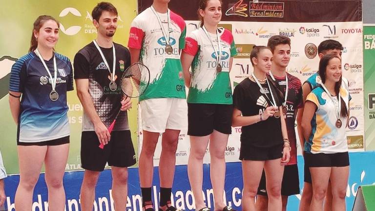 Auge y medallas del bádminton arjonillero Auge y medallas del bádminton arjonillero