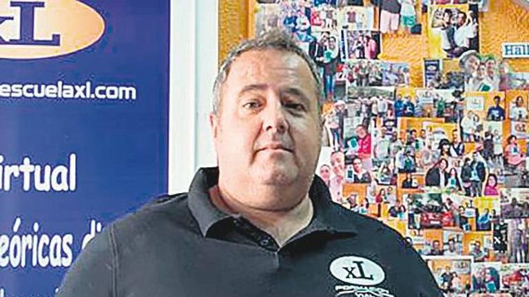 “Los alumnos me preguntan cuándo empezamos, porque el carné es una lanzadera para el trabajo” “Los alumnos me preguntan cuándo empezamos, porque el carné es una lanzadera para el trabajo”
