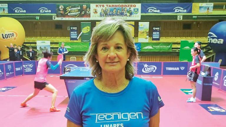 Marta Pajares, 59 años, palista del Tecnigen Linares, se bate el cobre en Champions de tenis de mesa Marta Pajares, 59 años, palista del Tecnigen Linares, se bate el cobre en Champions de tenis de mesa