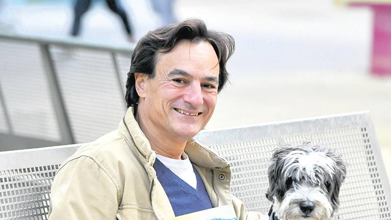 “Mi perro Bruce es mi Sancho Panza” “Mi perro Bruce es mi Sancho Panza”