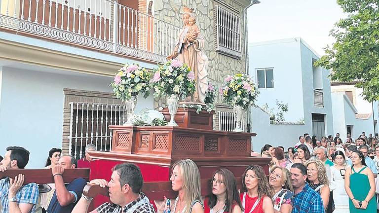La estela de la Virgen del Carmen en el Puente del Obispo La estela de la Virgen del Carmen en el Puente del Obispo