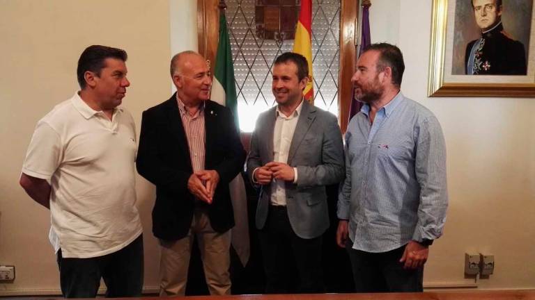 Millán recibe a la directiva del Jaén Paraíso Interior para conocer el nuevo proyecto