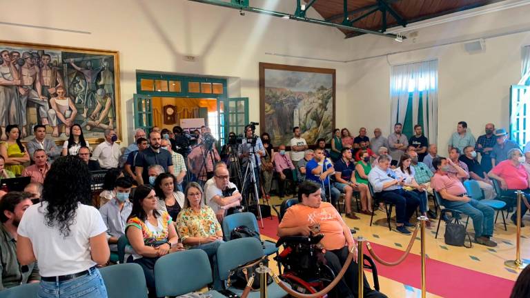 Fotogalería de una moción: A la segunda no fue la vencida en el Ayuntamiento de Linares Fotogalería de una moción: A la segunda no fue la vencida en el Ayuntamiento de Linares