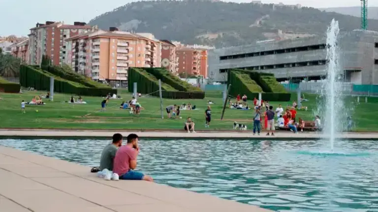 Jaén vive una noche tórrida donde los termómetros no bajan de los 26 grados Jaén vive una noche tórrida donde los termómetros no bajan de los 26 grados
