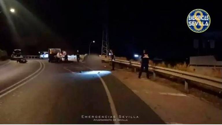 Un joven muerto y otro en estado crítico tras chocar en un puente en motocicleta Un joven muerto y otro en estado crítico tras chocar en un puente en motocicleta