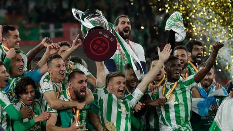 El Real Betis levanta la Copa del Rey por tercera vez El Real Betis levanta la Copa del Rey por tercera vez