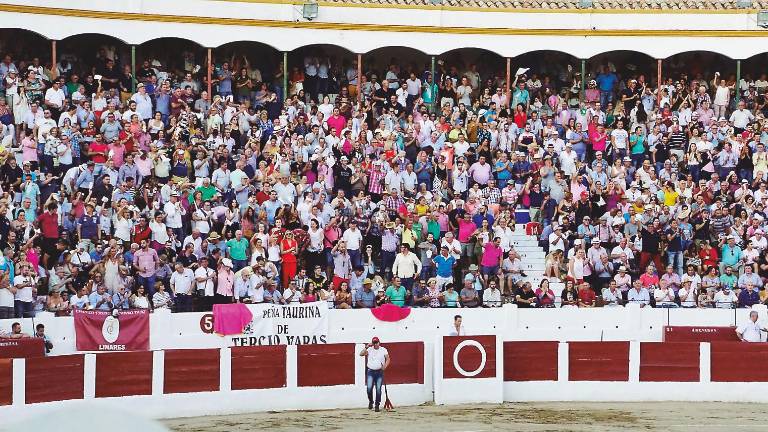 Puerta Grande en Linares para Diego Ventura y Curro Díaz Puerta Grande en Linares para Diego Ventura y Curro Díaz