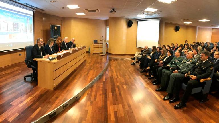 Una Facultad humilde, con historia y ganas de crecer Una Facultad humilde, con historia y ganas de crecer