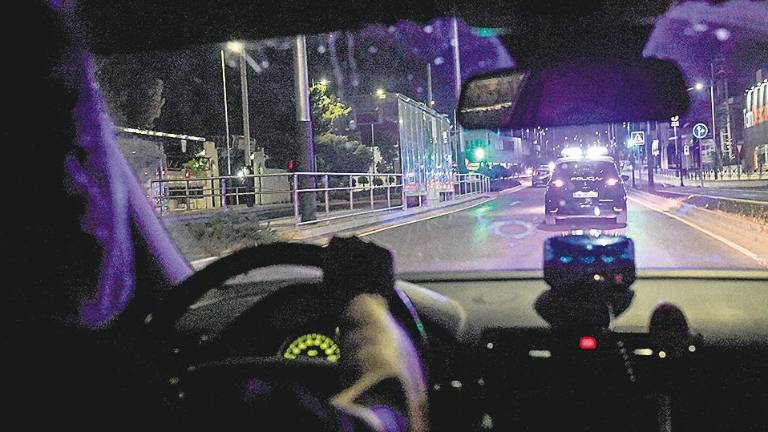 Detenido por agredir a dos policías Detenido por agredir a dos policías
