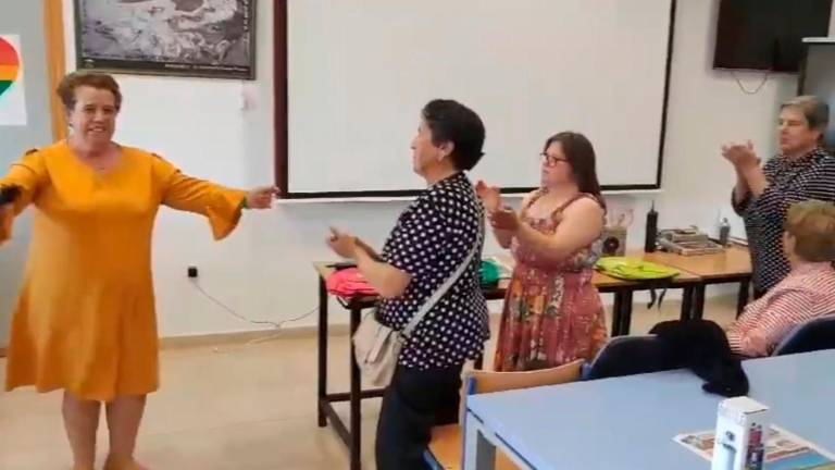 Al ritmo del Arrebato cantan en Cortijos Nuevos Al ritmo del Arrebato cantan en Cortijos Nuevos