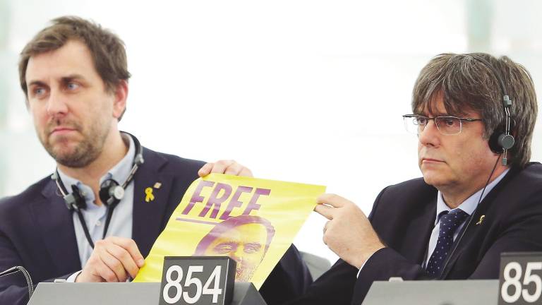 Pablo Casado anuncia medidas para echar a Torra Pablo Casado anuncia medidas para echar a Torra