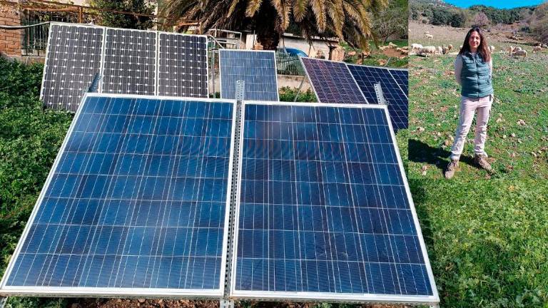 Una luz en Valdepeñas de Jaén entre la absoluta oscuridad Una luz en Valdepeñas de Jaén entre la absoluta oscuridad