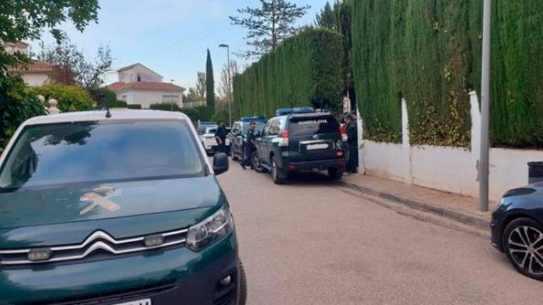 Trescientos guardias se despliegan en una operación contra narcos en Granada Trescientos guardias se despliegan en una operación contra narcos en Granada